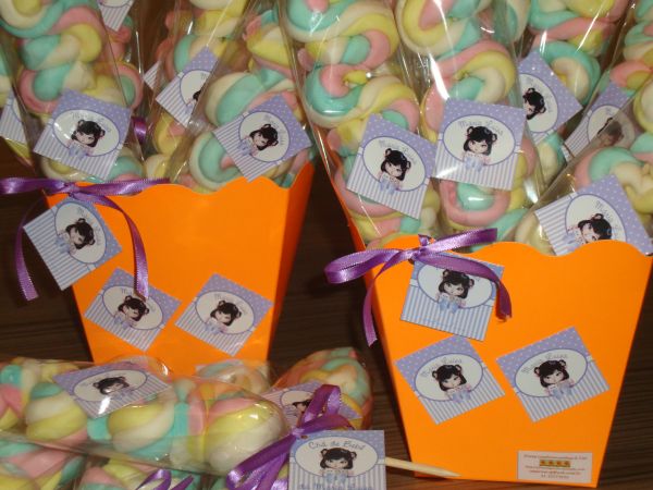 Lembrança Pirulito de marshmallows personalizado com tag